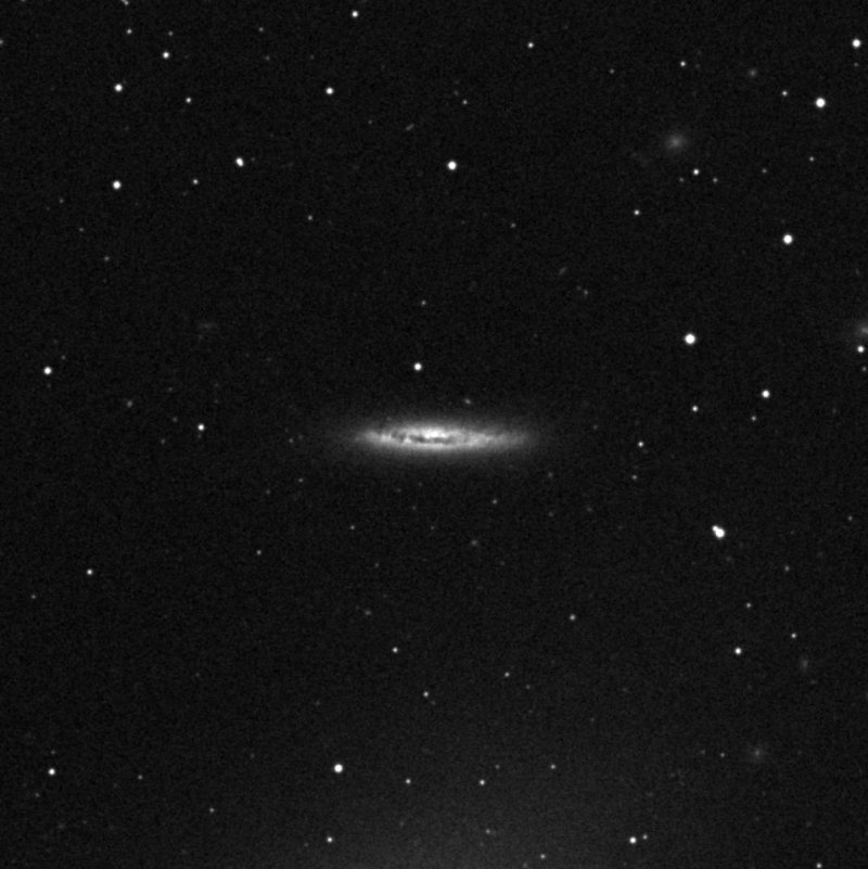 Galaxia del Borde Oscuro - Zoom