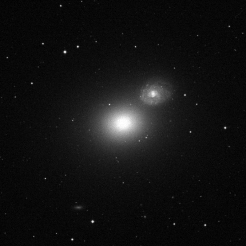 NGC 4649 - Zoom