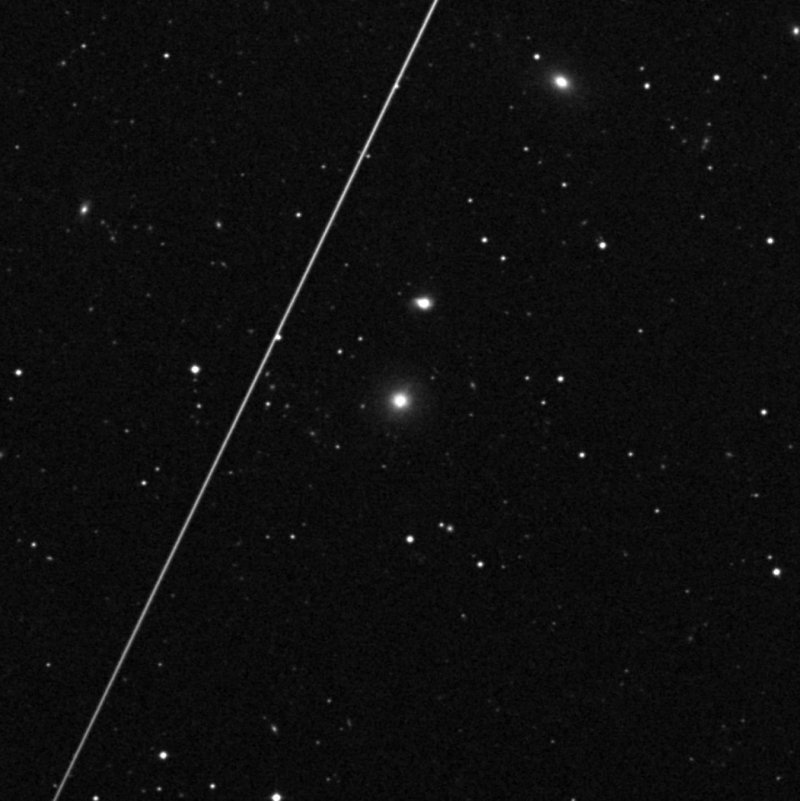 IC 1033 - Zoom
