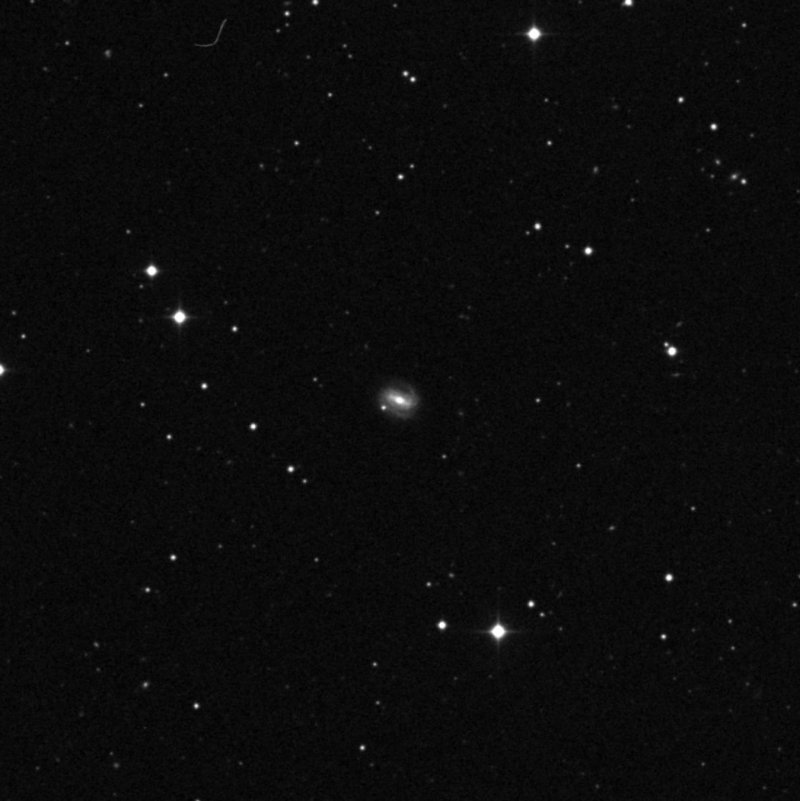IC 1049 - Zoom