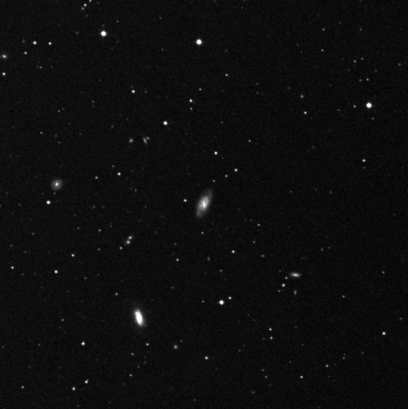 IC 1075 - Zoom