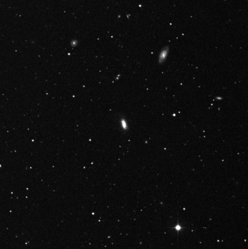 IC 1076 - Zoom