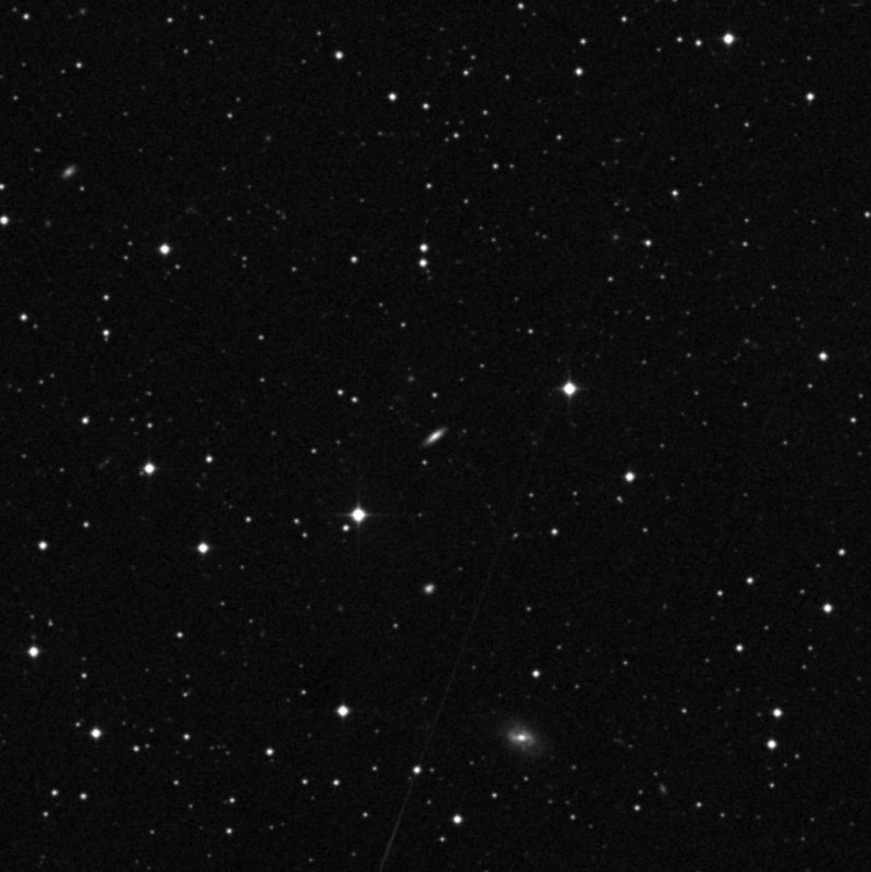 IC 1383 - Zoom