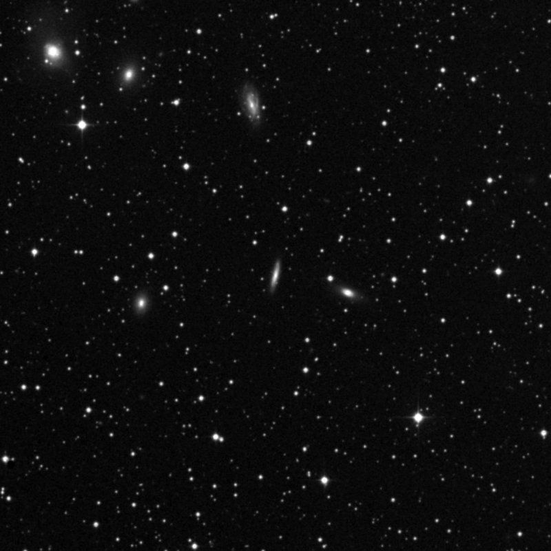 IC 1535 - Zoom