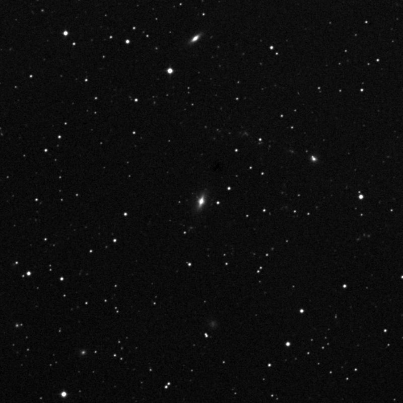 IC 1689 - Zoom