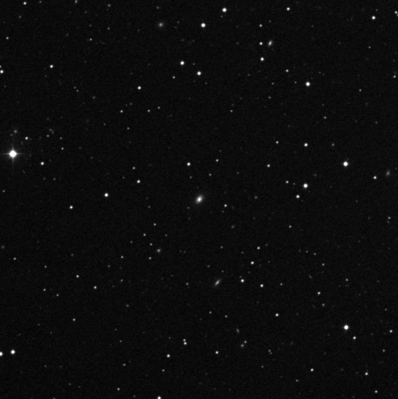 IC 1692 - Zoom