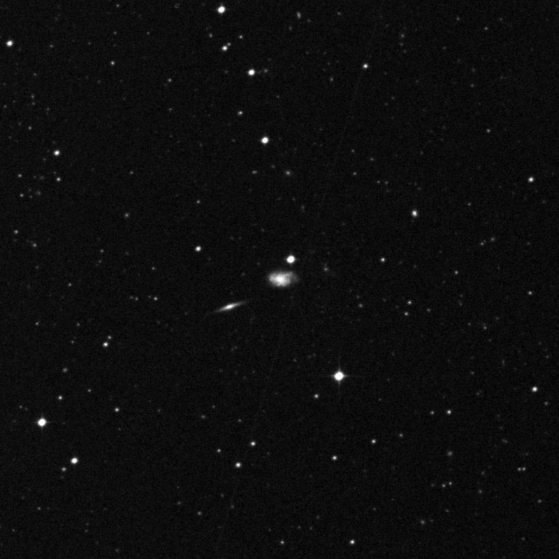 IC 1739 - Zoom