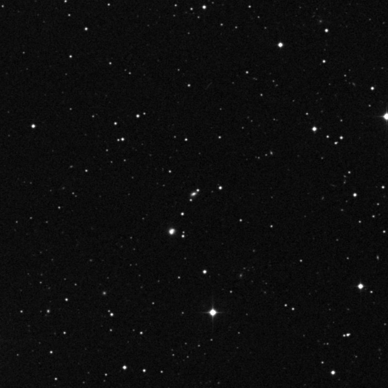 IC 1752 - Zoom