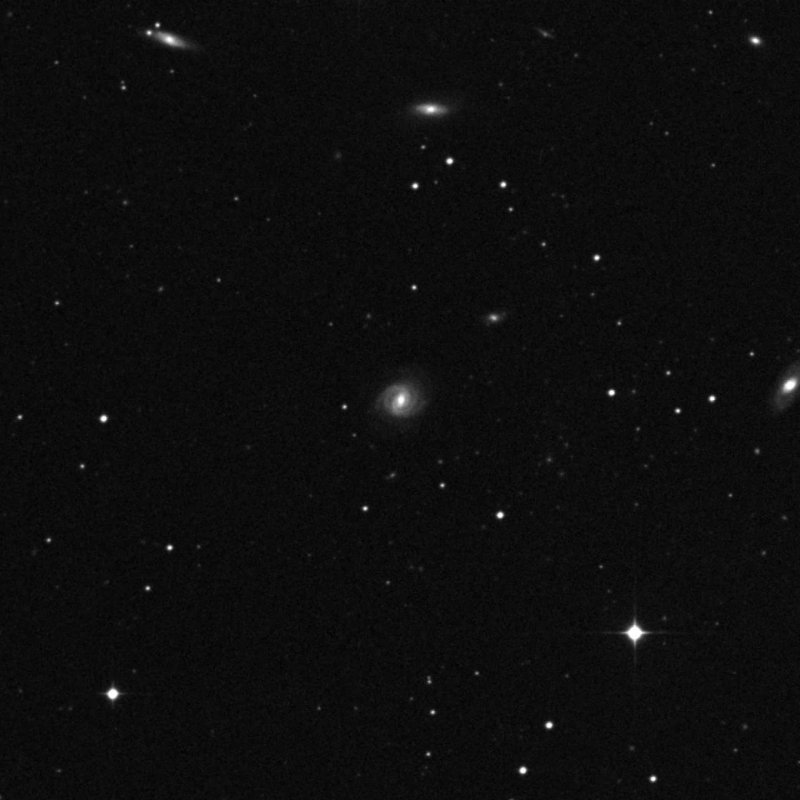 IC 1810 - Zoom