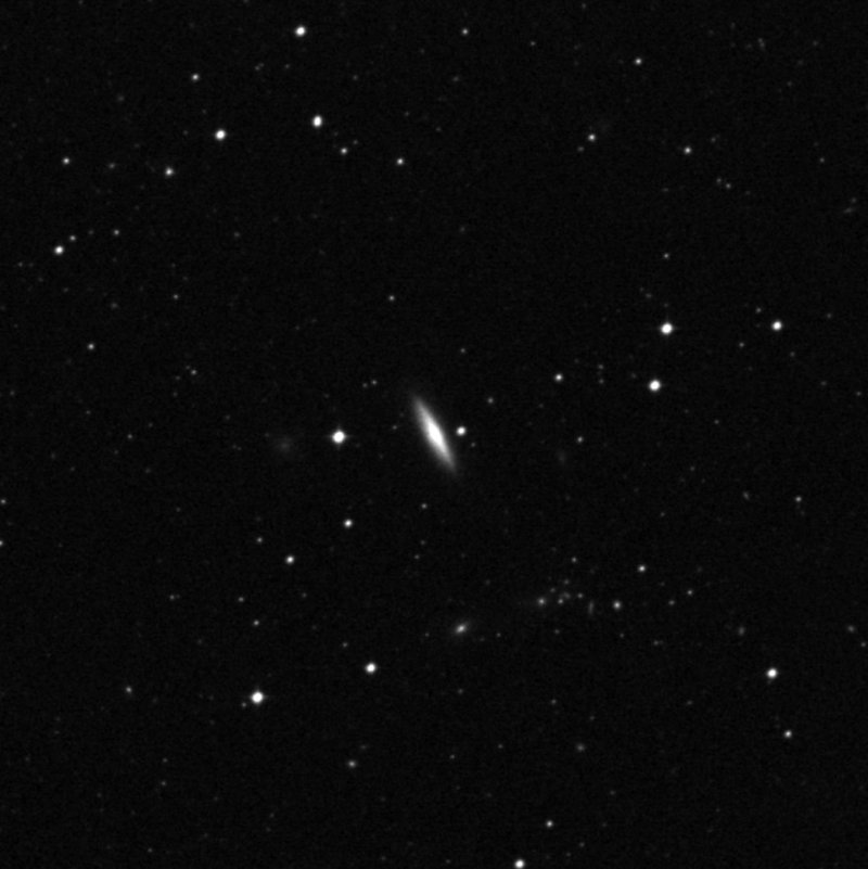IC 1928 - Zoom