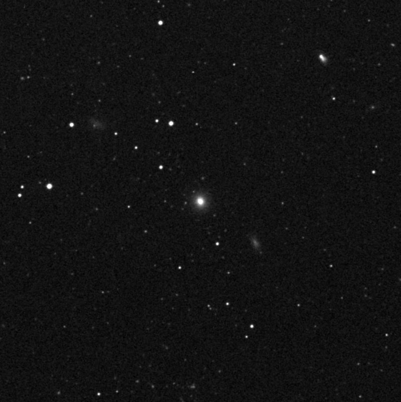 IC 2703 - Zoom