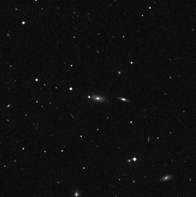 IC 2951 - Zoom