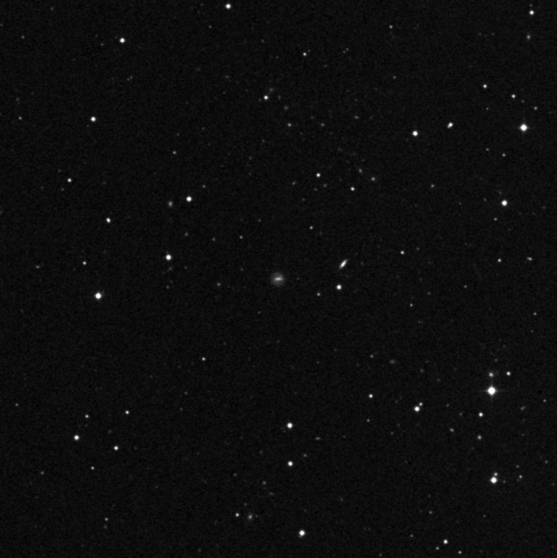 IC 3715 - Zoom