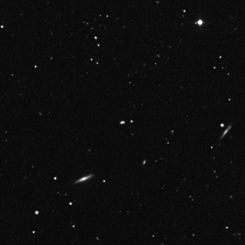 IC 3723 - Zoom