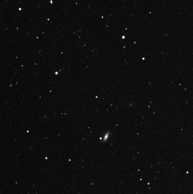 IC 3810 - Zoom