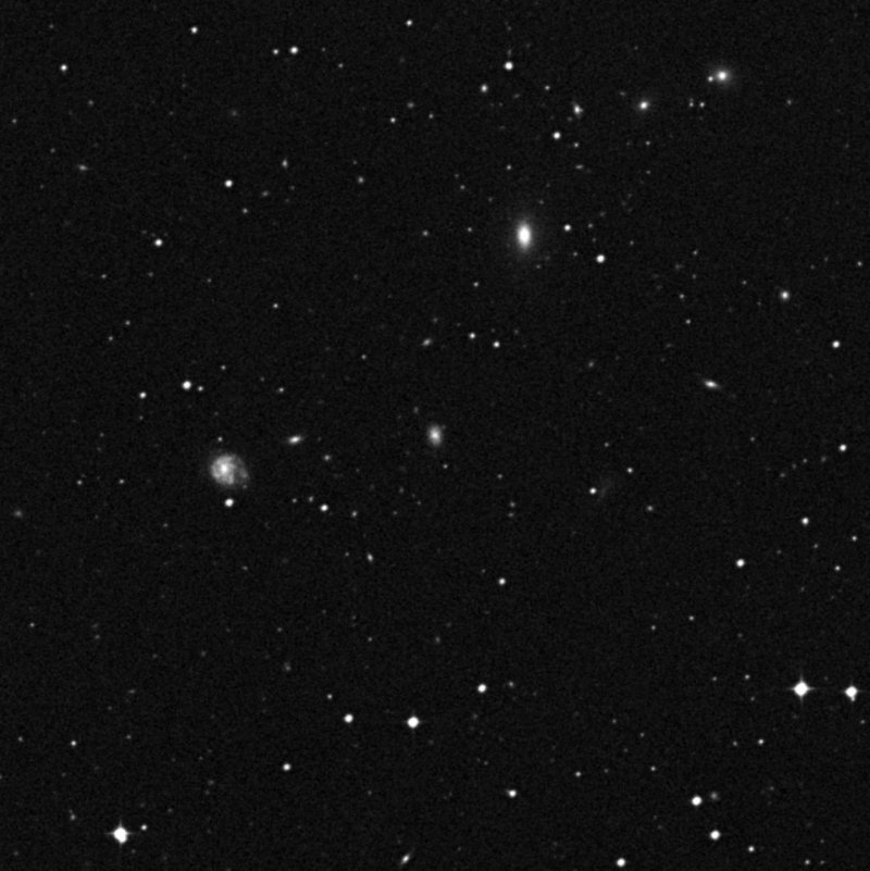 IC 3825 - Zoom