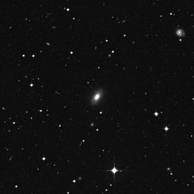 IC 3831 - Zoom