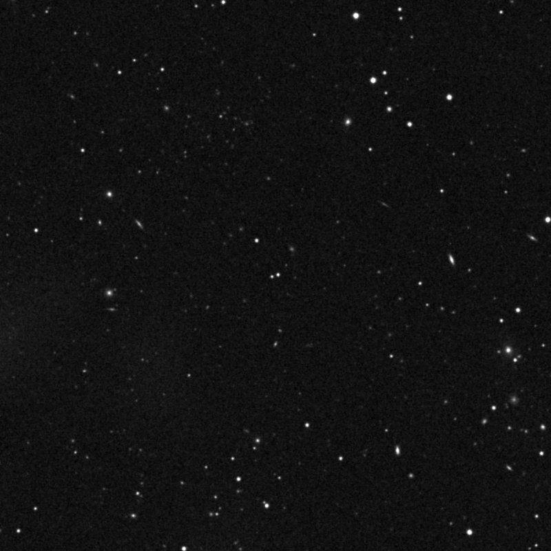 IC 3894 - Zoom