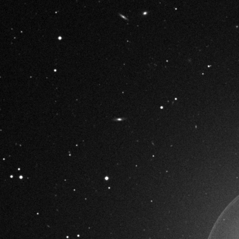 IC 3922 - Zoom