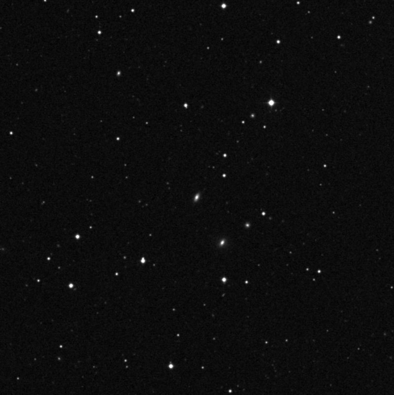 IC 3951 - Zoom