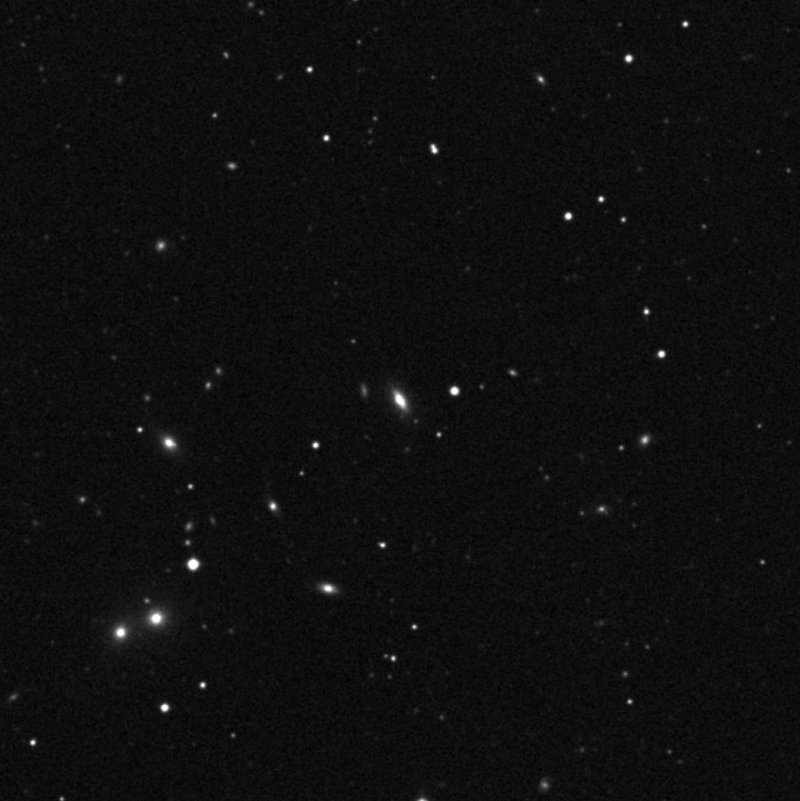IC 3975 - Zoom
