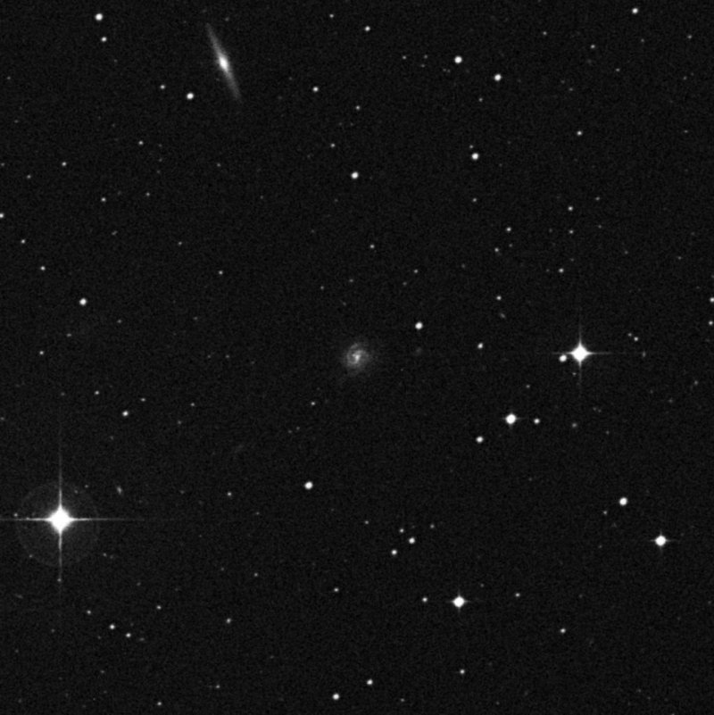 IC 3999 - Zoom