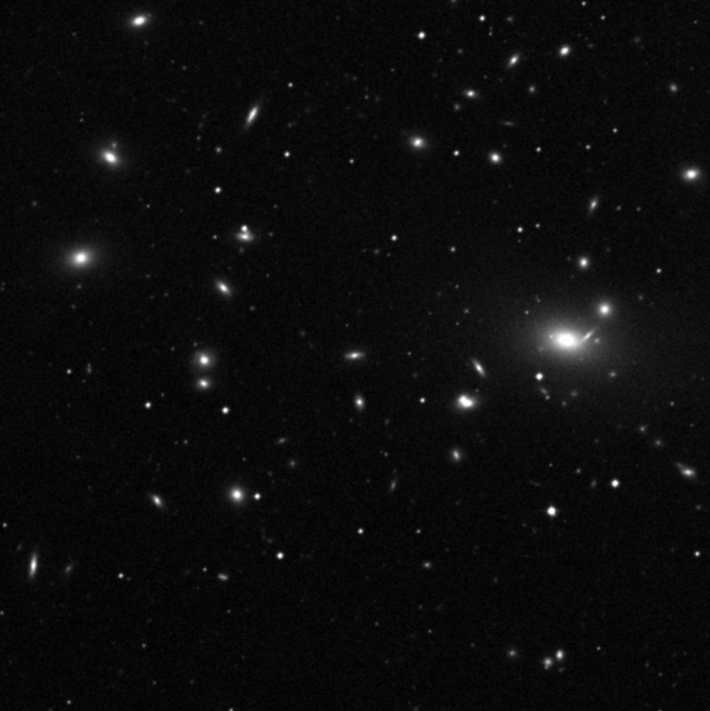 IC 4033 - Zoom