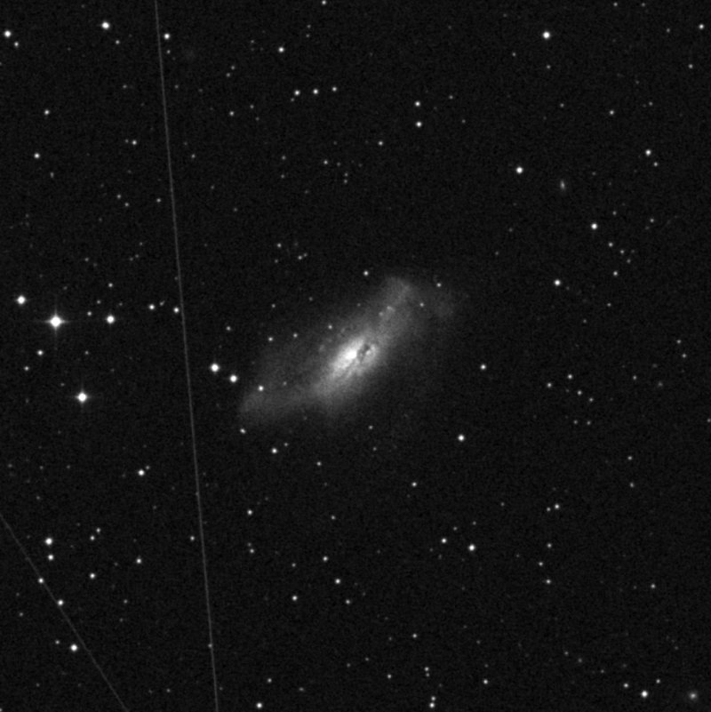 Galaxia de la Corriente de Polvo - Zoom