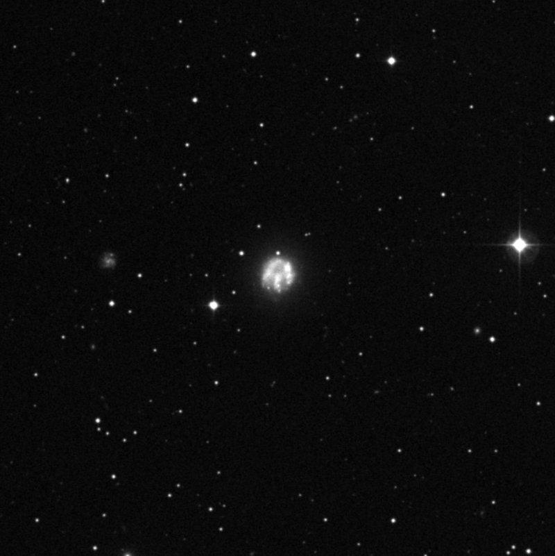 Nebulosa de la Garra de Oso, Galaxia de la Pata de Oso - Zoom